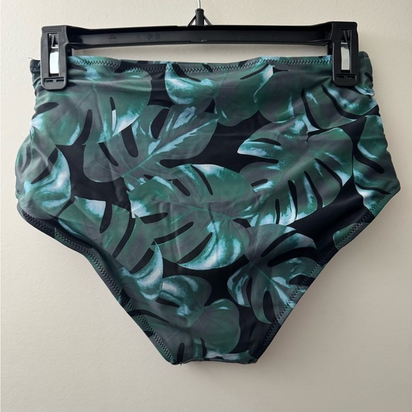 Black and Green Women's Swimwear - Picture 4 of 4